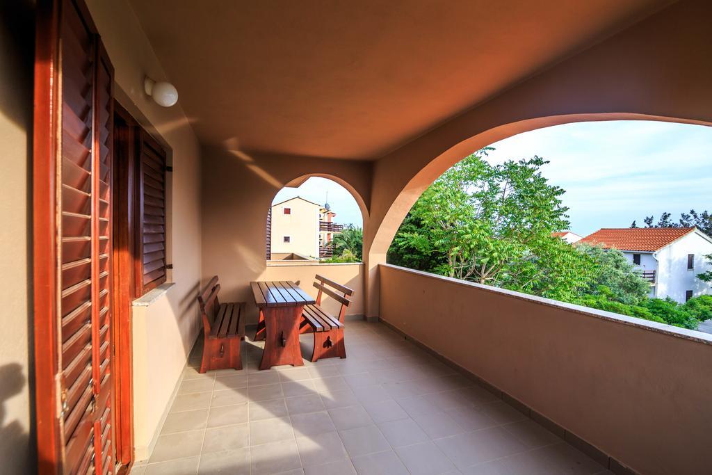 Apartments Dario Novalja Exterior photo